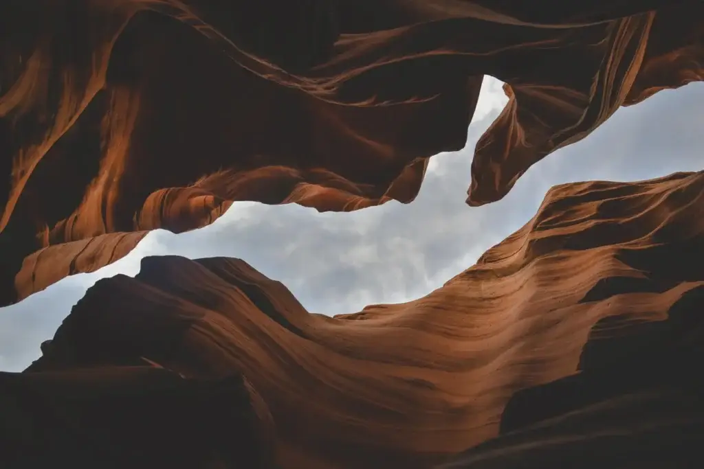 Un passage à travers la roche pour ouvrir vers de nouveaux horizons